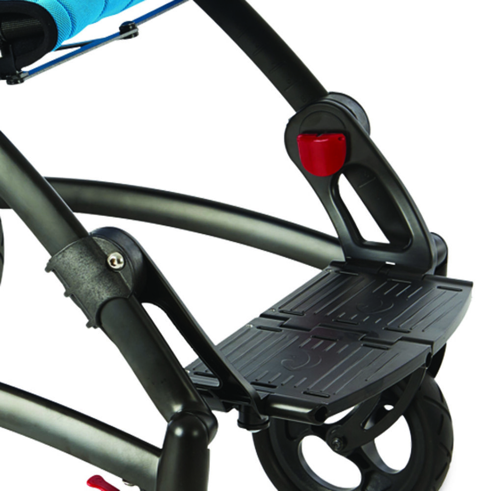 The Cricket comes with a unique foot support that can be height- and angle adjusted to support the individual need. The foot support swings away for easy transfer with no use of any tools.