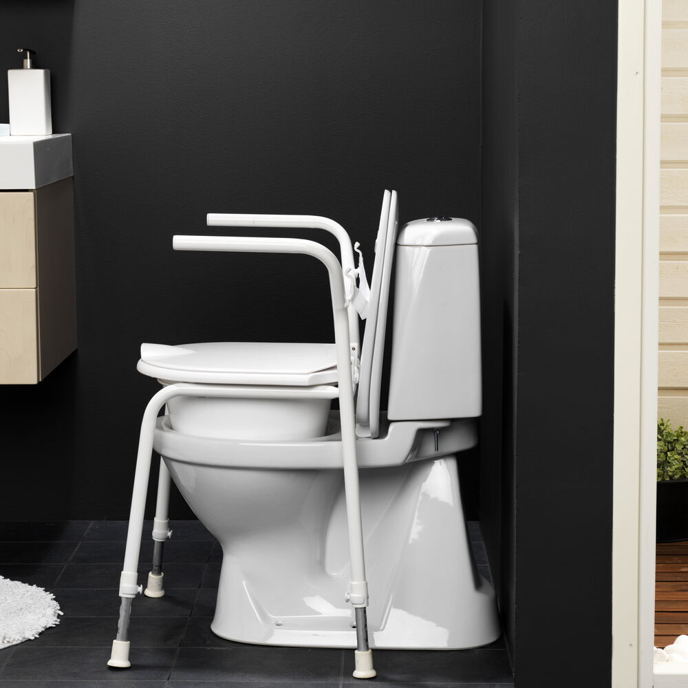 The front angles legs provide good stability.