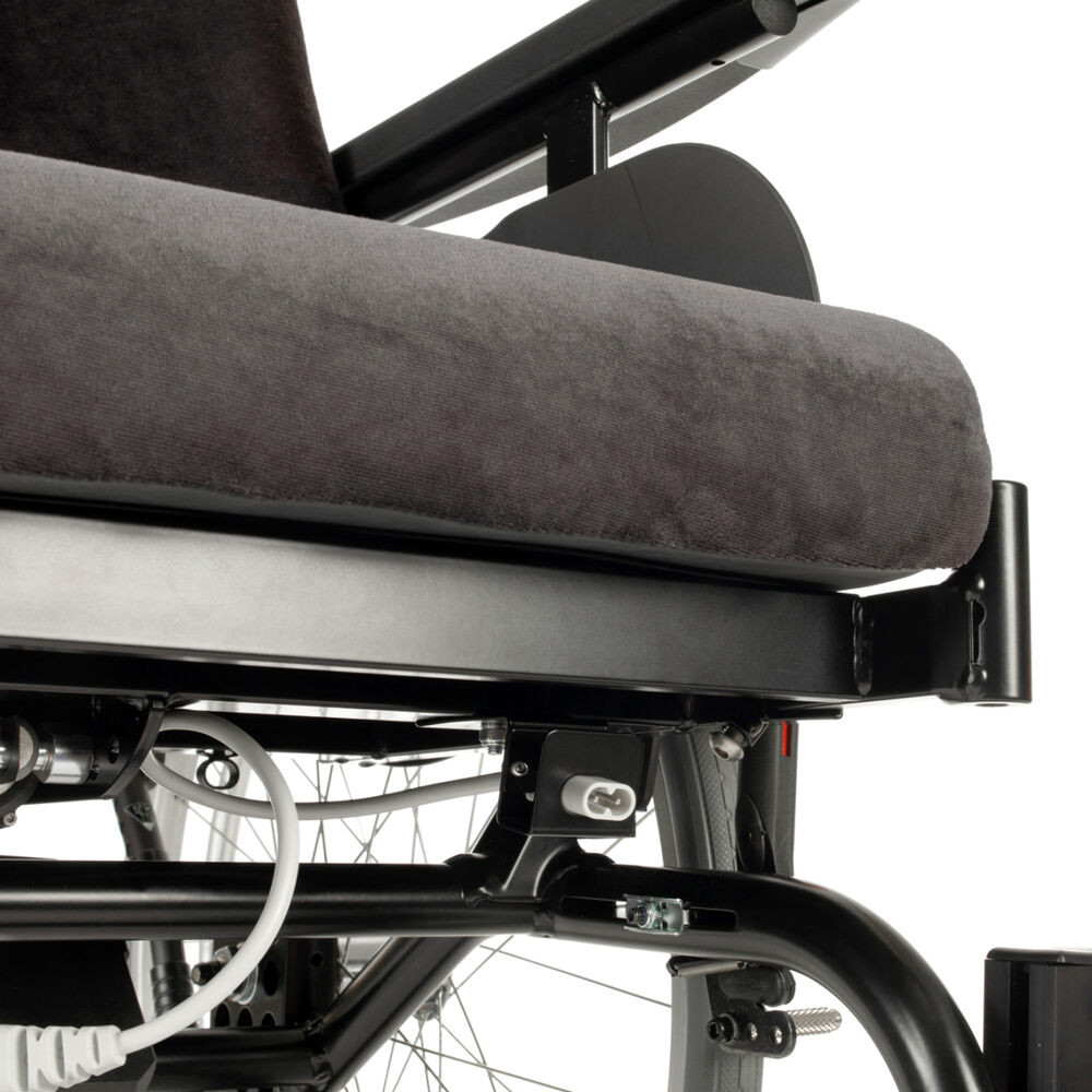 The compact electrical unit including the lithium battery has an easily accessible position for charging.