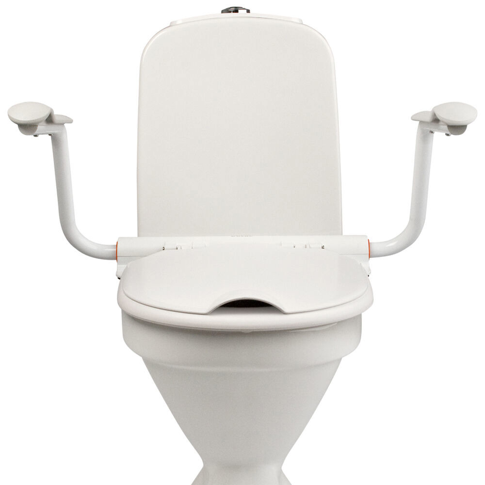 The shape of the armrest and attachment provides good support, while providing plenty of space without any risk of pinching.