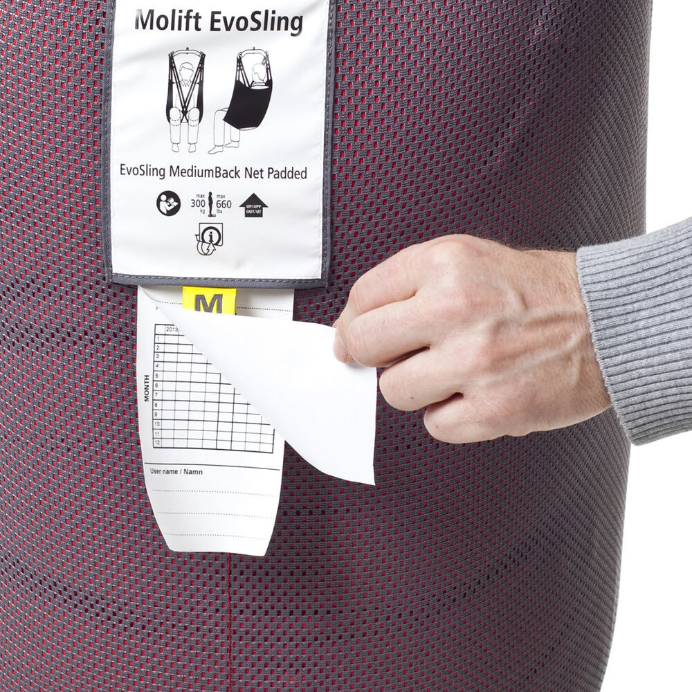 Clear, practical information including washing instructions and technical information is found on a highly visible label on the back of the sling.
