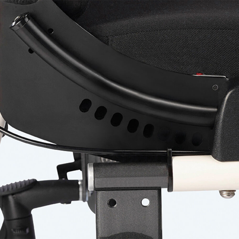 The rear wheels can be mounted in three different horizontal positions, to establish the best position of the center of gravity for the individual user. The frame of Kudu is short and compact which makes it easy to maneuver.