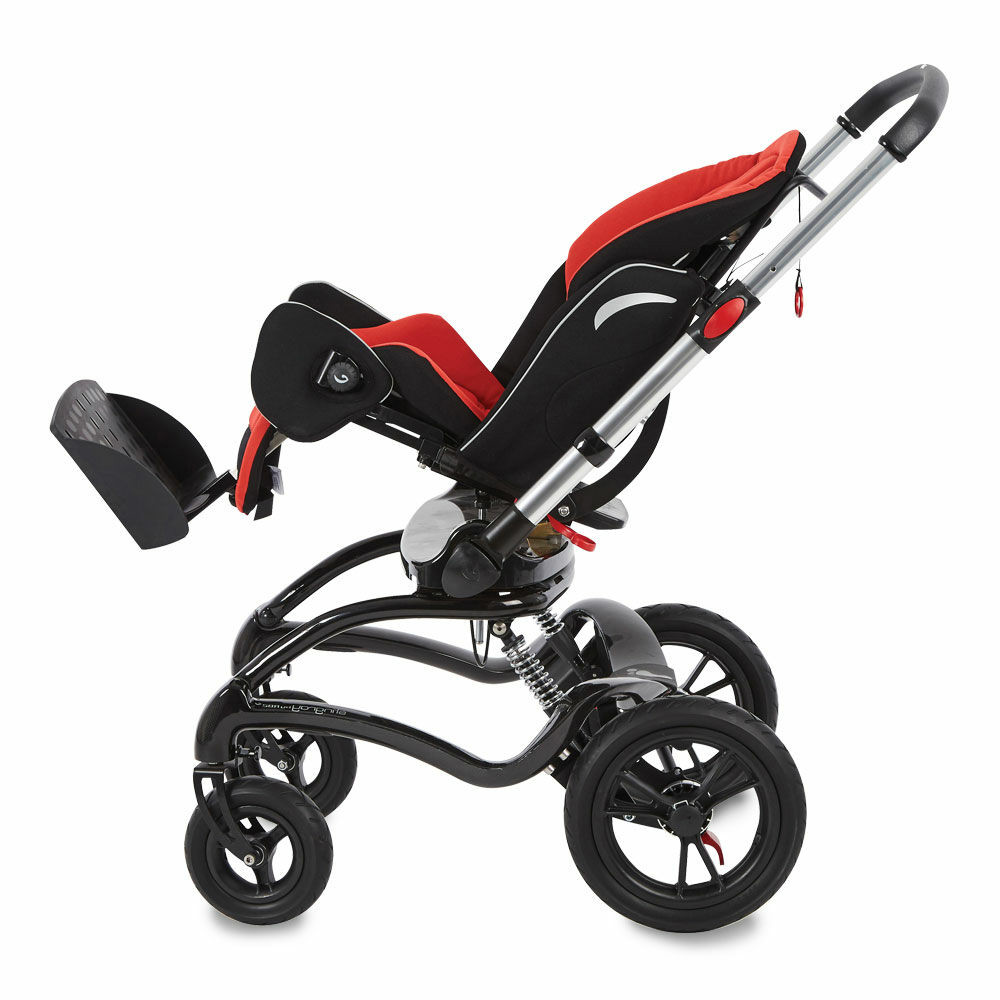 Perfect seating position due to adjustable seat tilt and back angle adjustment. The seat unit tilts 45° and the back reclines down, allowing your child to rest during the walk