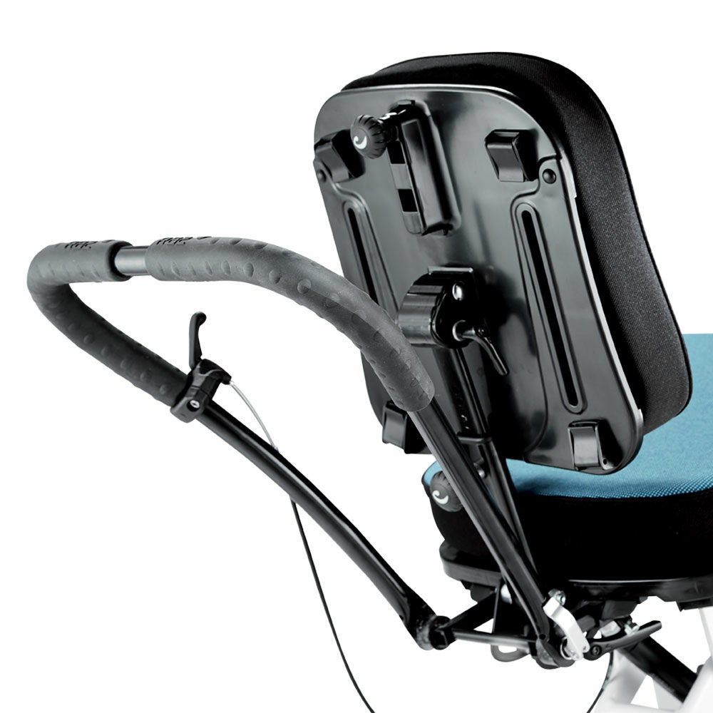 Depending on the need, the push brace can be angled into the desired position. Use the push brace for moving the chair around or angle it ‘up and away’ when it is not in use