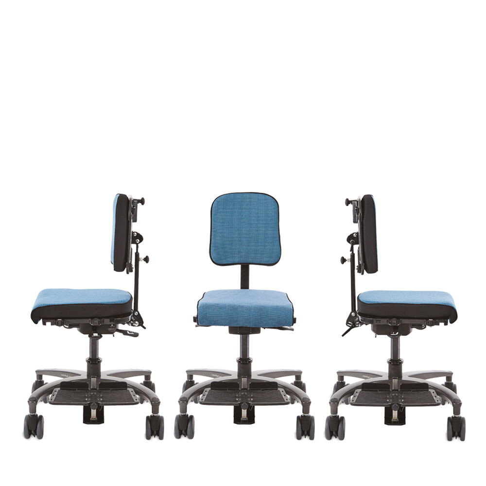 The swivel function can be operated by the user by simply lifting the handle underneath the seat. Making transfers in and out of the seat simpler.