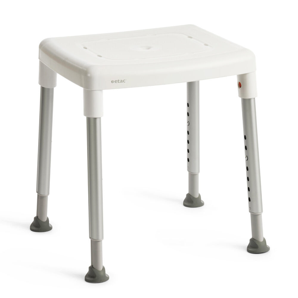 The legs of the stools are angled outwards for increased stability. Responsive, non-slip ferrules adapt to the floor and provide stability on wet and uneven surfaces.